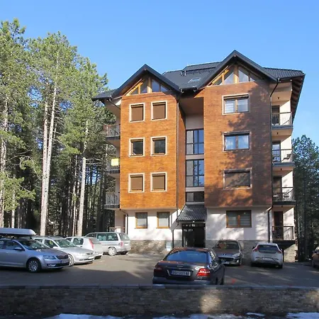 Apartman Lazzaro *